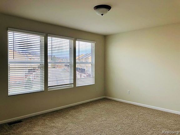 5th image of 27970 Hopkins Dr #1