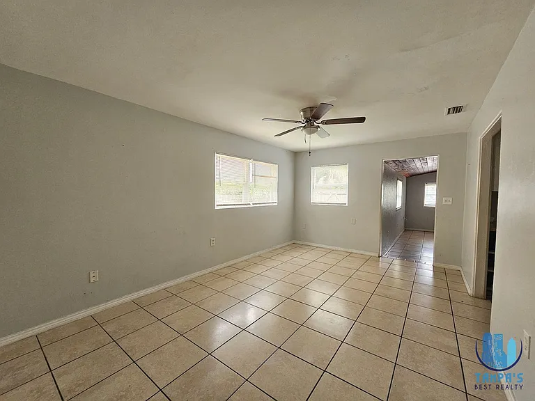1212 W Marjorie St — Photo 4
