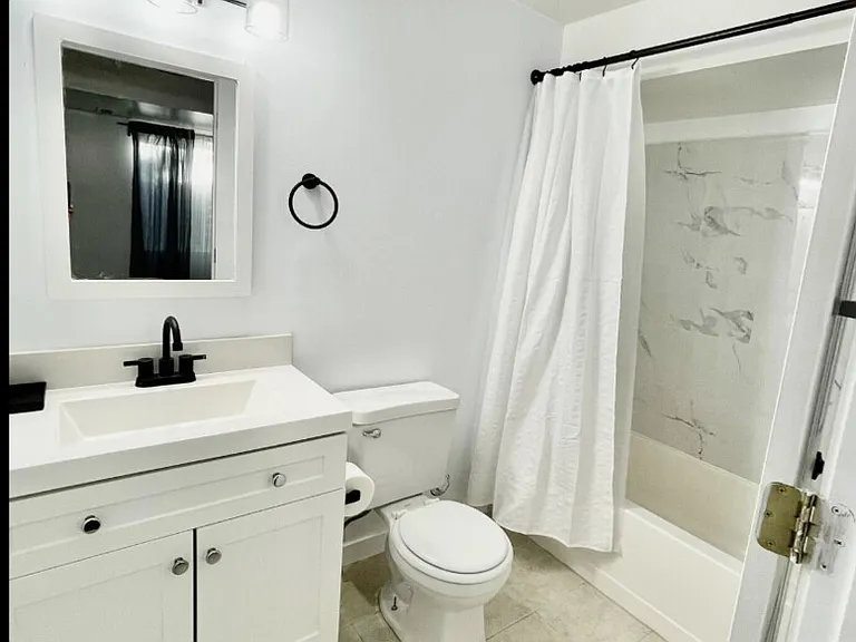 W Premier Ln — Photo 20