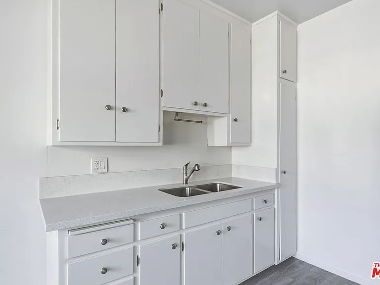 11746 Goshen Ave #6 — Photo 11