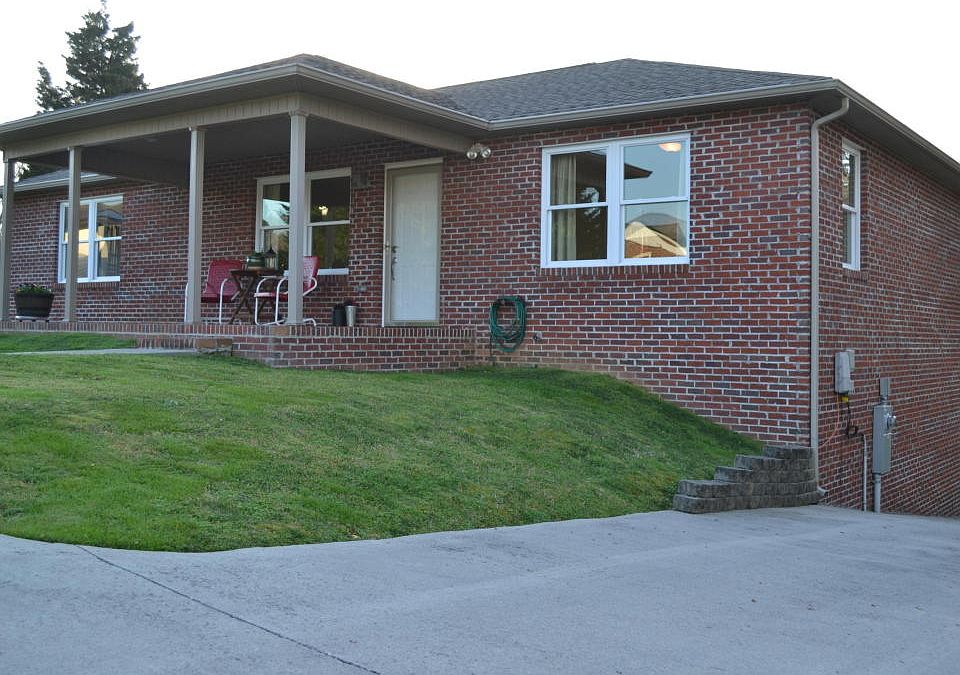 1st image of 2222 Murray Dr
