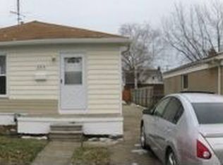 23016 Shakespeare Ave, Eastpointe, MI 48021