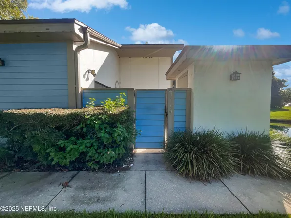 1604 CHALLENGER Court W #1604, Jacksonville, FL 32233