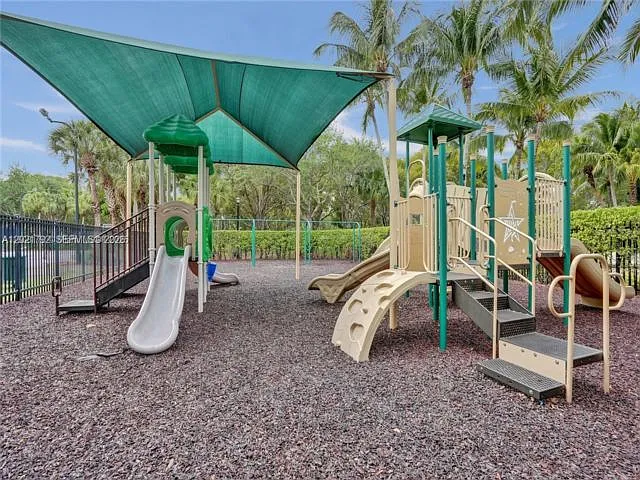4964 SW 161st Ave — Photo 10