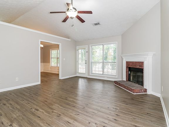 4th image of 1212 Fountain View Dr