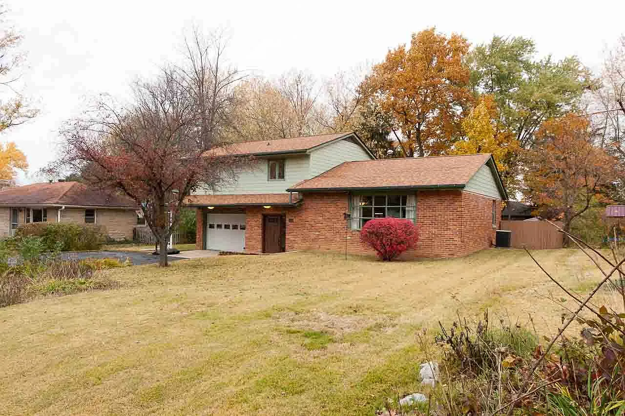 4313 E Deckard Dr photo 1
