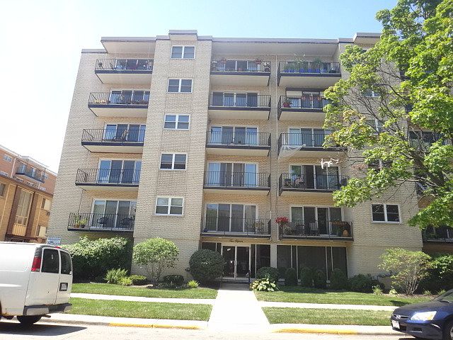 1st image of 215 Marengo Ave APT 3C