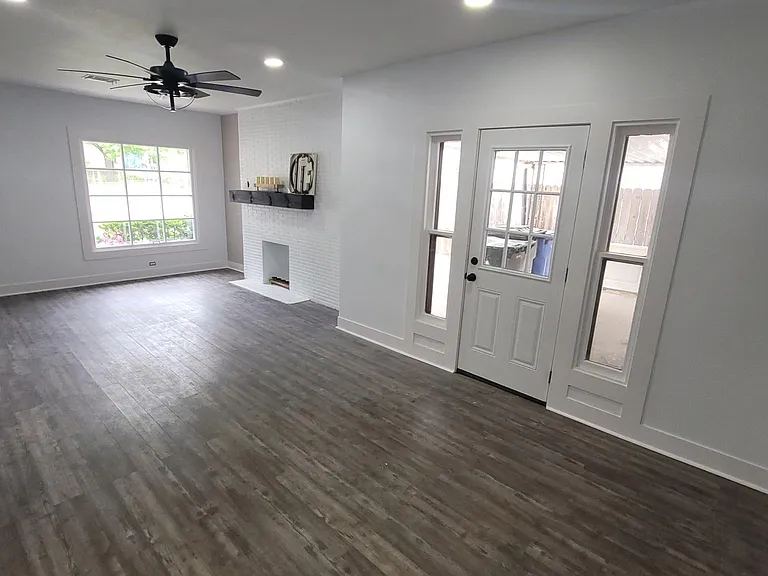 2820 Fort Ave — Photo 11