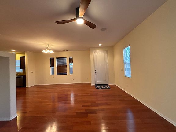 5th image of 1606 Phoenix Ct