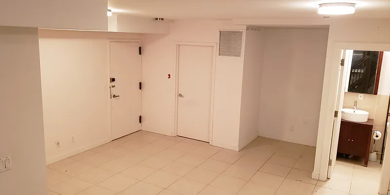 Rented by MCR Realty | media 7