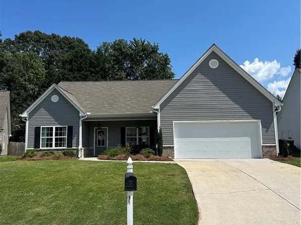 48 Burts Crossing Dr, Dawsonville, GA 30534