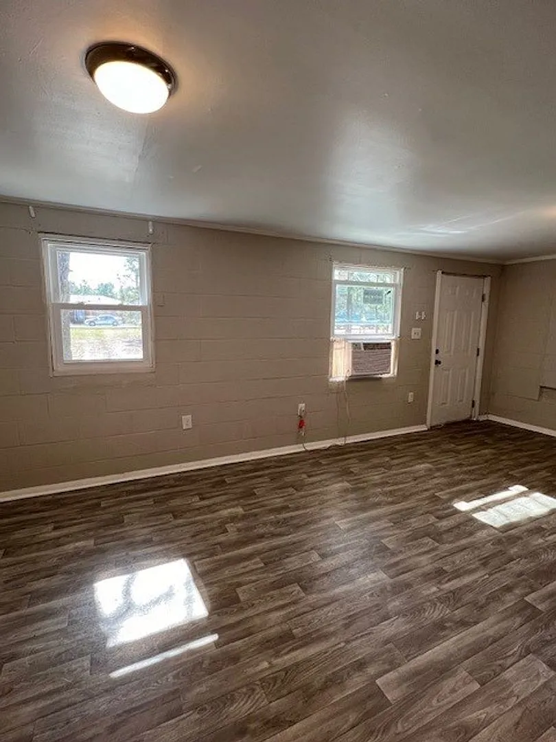 1153 Tammy st. Unit B — Photo 2