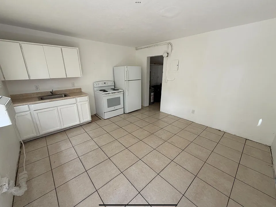 1100 NW 7th St #2