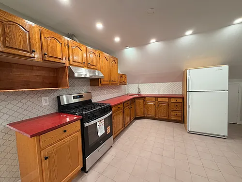 3913 Lyme Ave #2 Photo 1