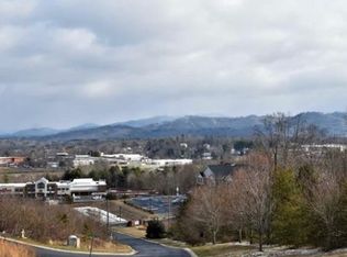 19 Rotunda Cir #19, Asheville, NC 28806