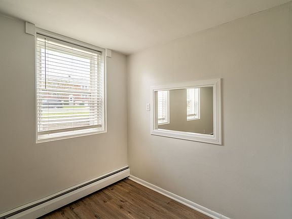 5th image of 12 Linda Dr APT 1