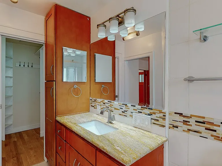 1011 N La Jolla Ave — Photo 14