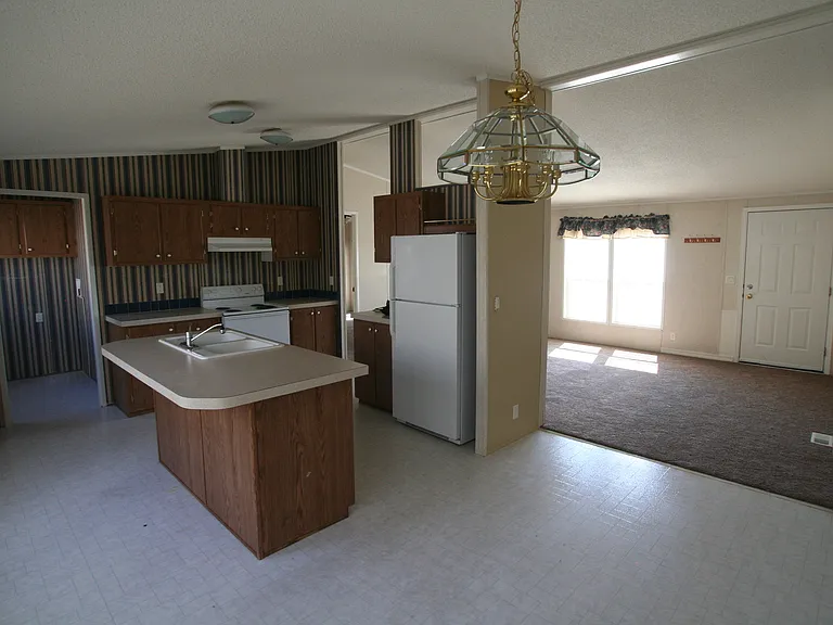 2747 Olivine St — Photo 4