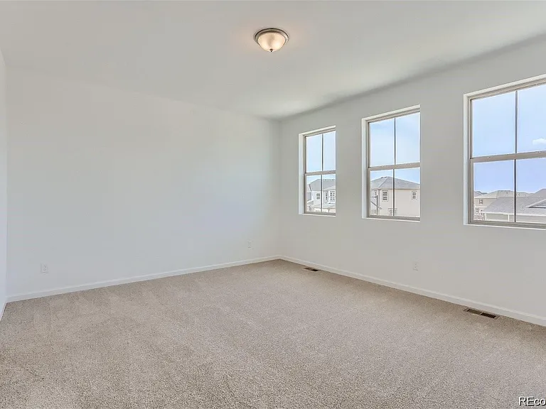 170 S Vandriver Way — Photo 4