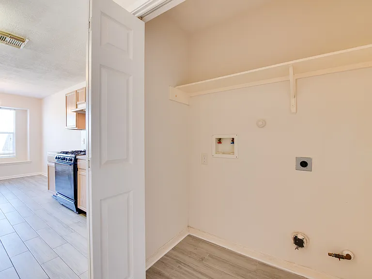 14034 Maximos Dr — Photo 8