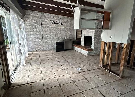 5th image of 1850 Orange Tree Dr