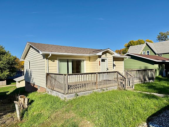 3rd image of 308 2nd St SE