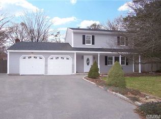 17 Turnpike Blvd, Middle Island, NY 11953