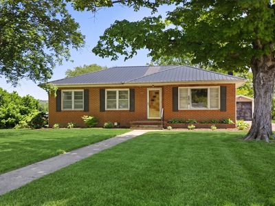6819 S Main St, Lobelville, TN, 37097