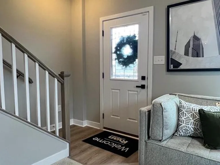 5 Sidney Ln — Photo 2