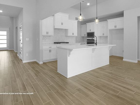 5th image of 606 W 83rd St S