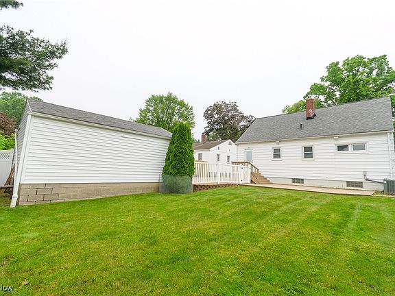 4th image of 339 Notre Dame Ave