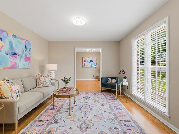 5th image of 107 Partridge Hill Dr