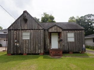 2615 3rd Ave, Groves, TX 77619