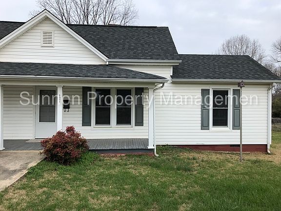 3rd image of 121 Sloan St