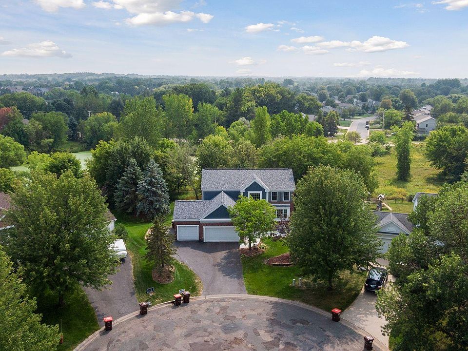 1st image of 925 Briar Glen Ln