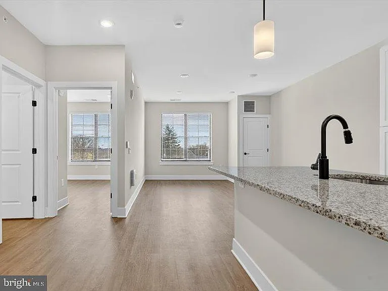 624 Main Street 402 #412-403-415 — Photo 7