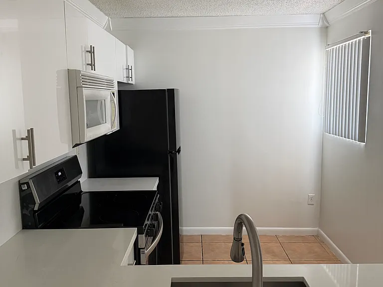 15771 SW 137th Ave #203 — Photo 16