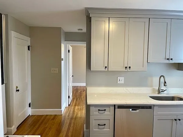 1 bed, 1.0 bath, 800 sqft, $1,950 — Photo 3