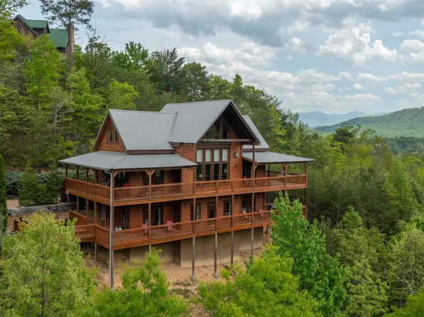 1551 Mountain Dreams Way, Pigeon Forge, TN 37862