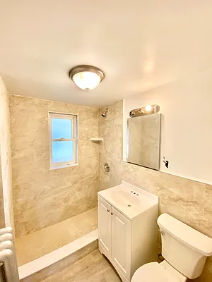Rented by Amorelli Realty | media 14
