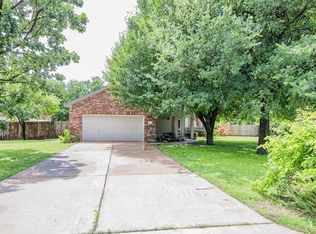 224 Spotted Fawn Dr, Hutto, TX 78634