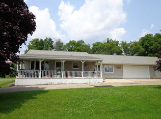 2166 Old Highway Rd, Charles City, IA 50616