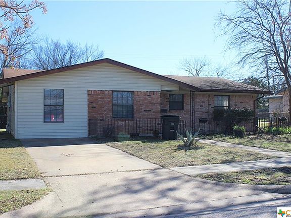 2nd image of 1122 Chippendale Dr