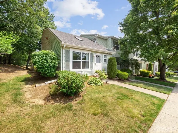 2 Jennifer Dr, Jamesburg, NJ 08831