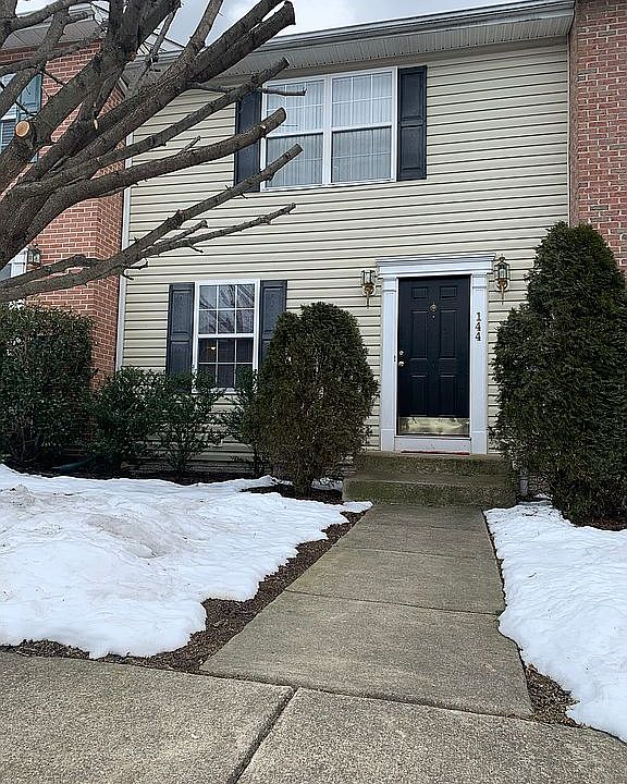 1st image of 144 Equestrian Dr