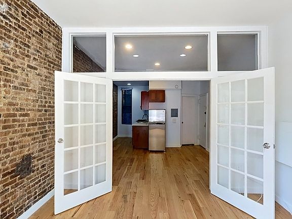 5th image of 1486 Bedford Ave #6