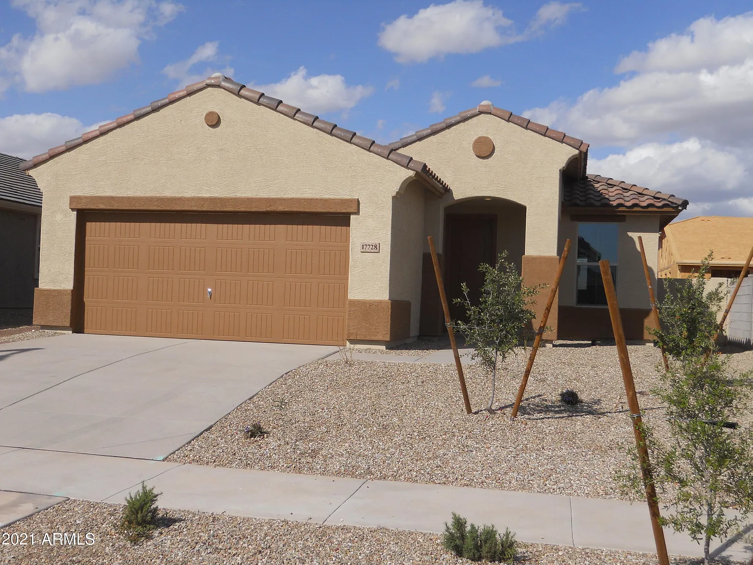 3 bed, 2.0 bath, 1581 sqft, $2,000 — Photo 1