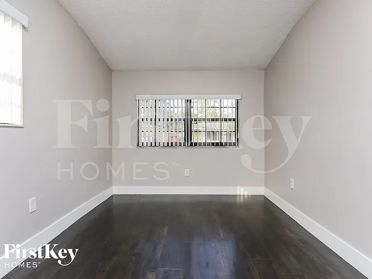 7720 Juniper St — Photo 9