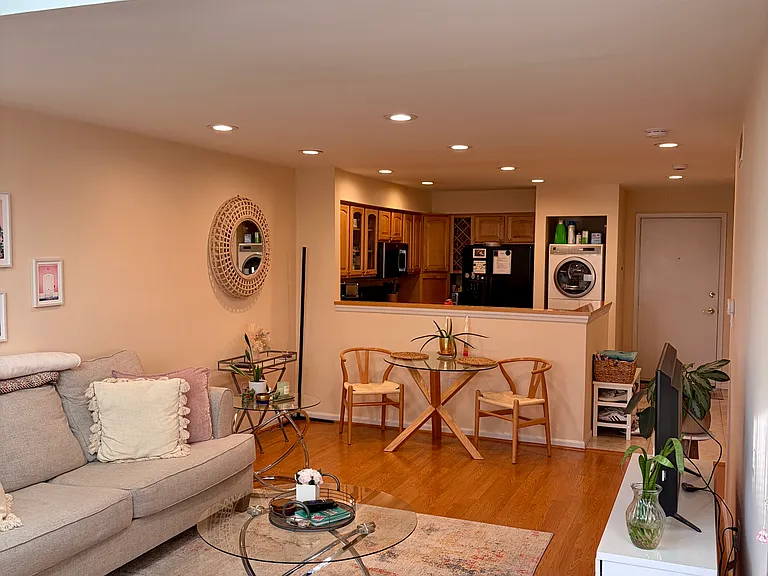 805 Spinnaker Ct — Photo 2