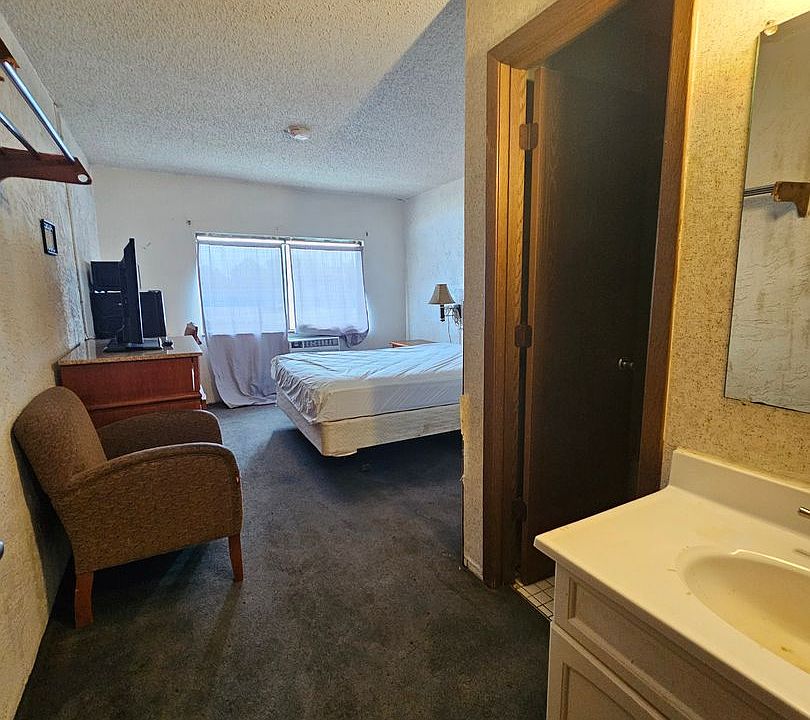 2nd image of 1300 W Russell St #237